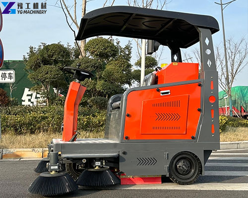 ride on road sweeper